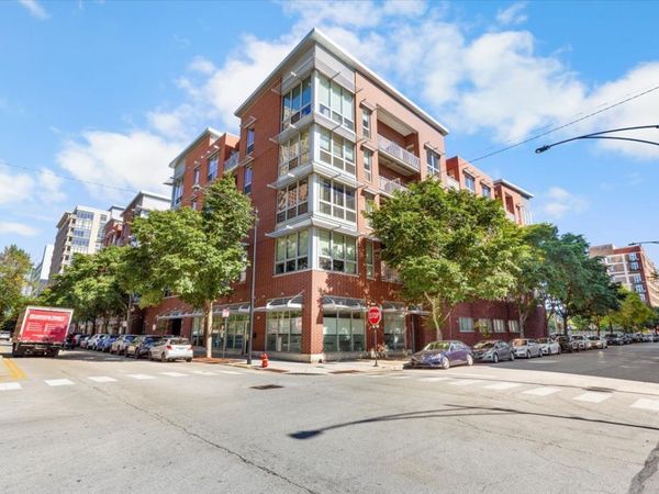 2037 S Indiana Avenue, Chicago, IL 60616