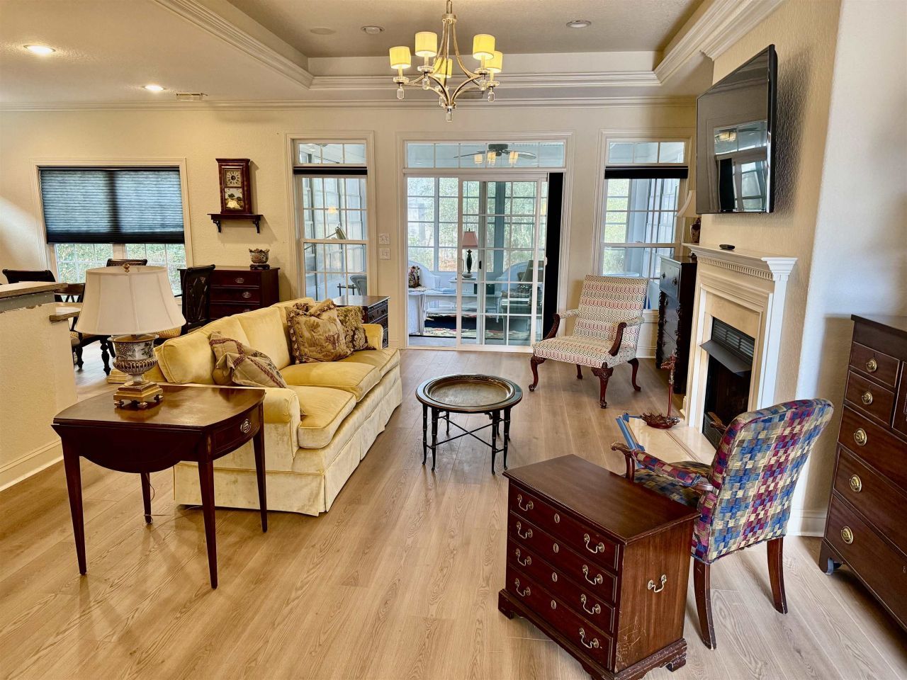 908 Corrado St. Photo 5