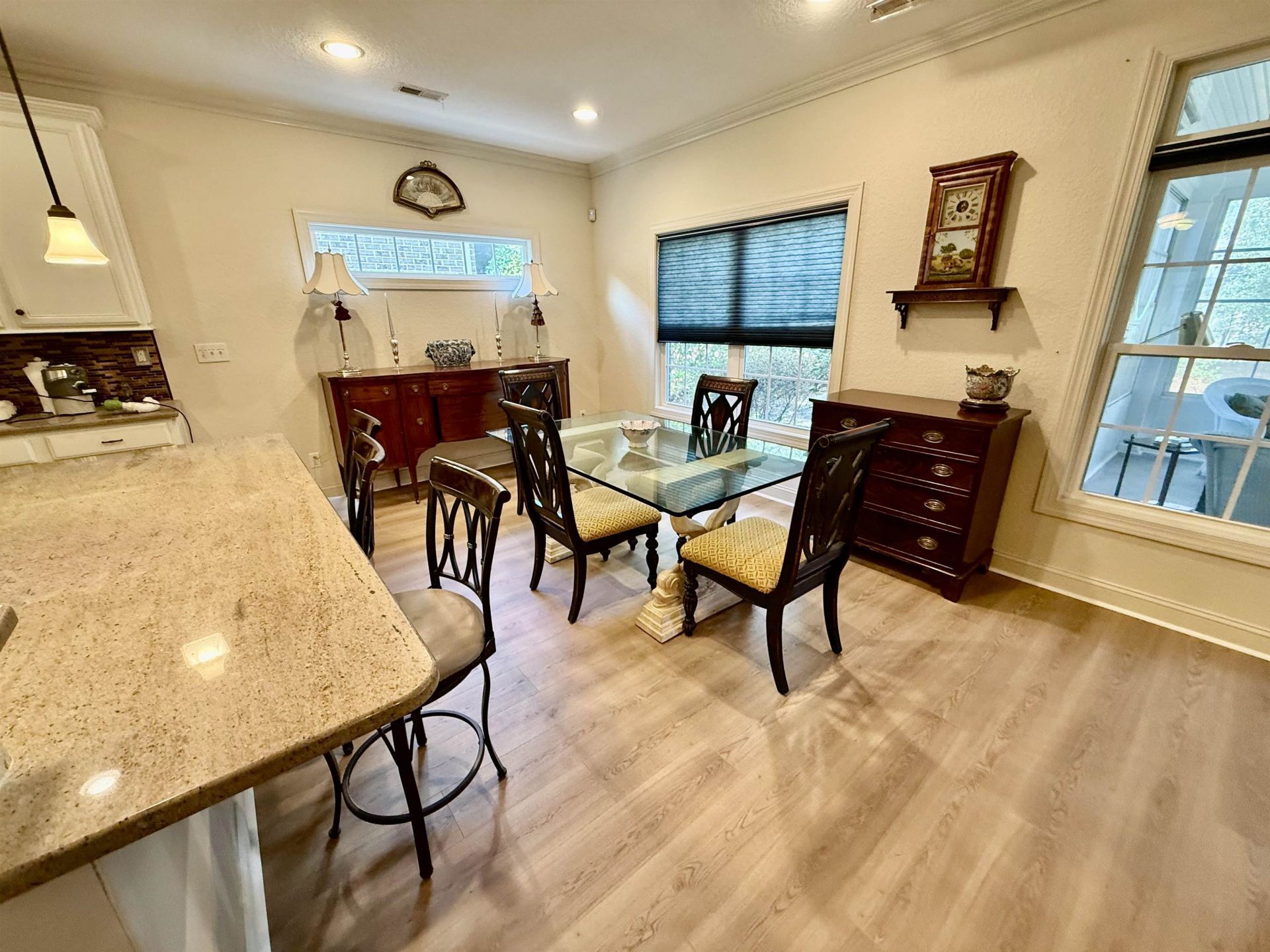 908 Corrado St. Photo 7