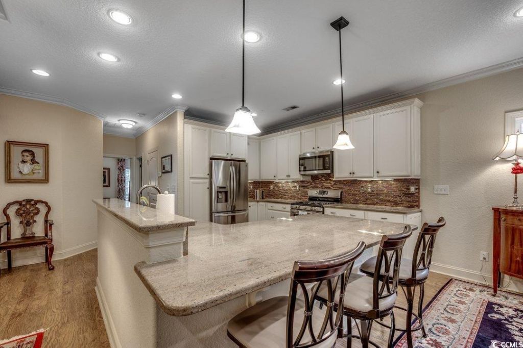 908 Corrado St. Photo 8