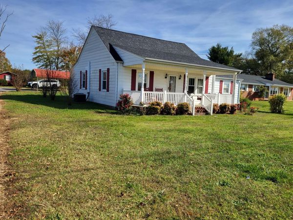 1081 E Gretna RD, Gretna, VA 24557