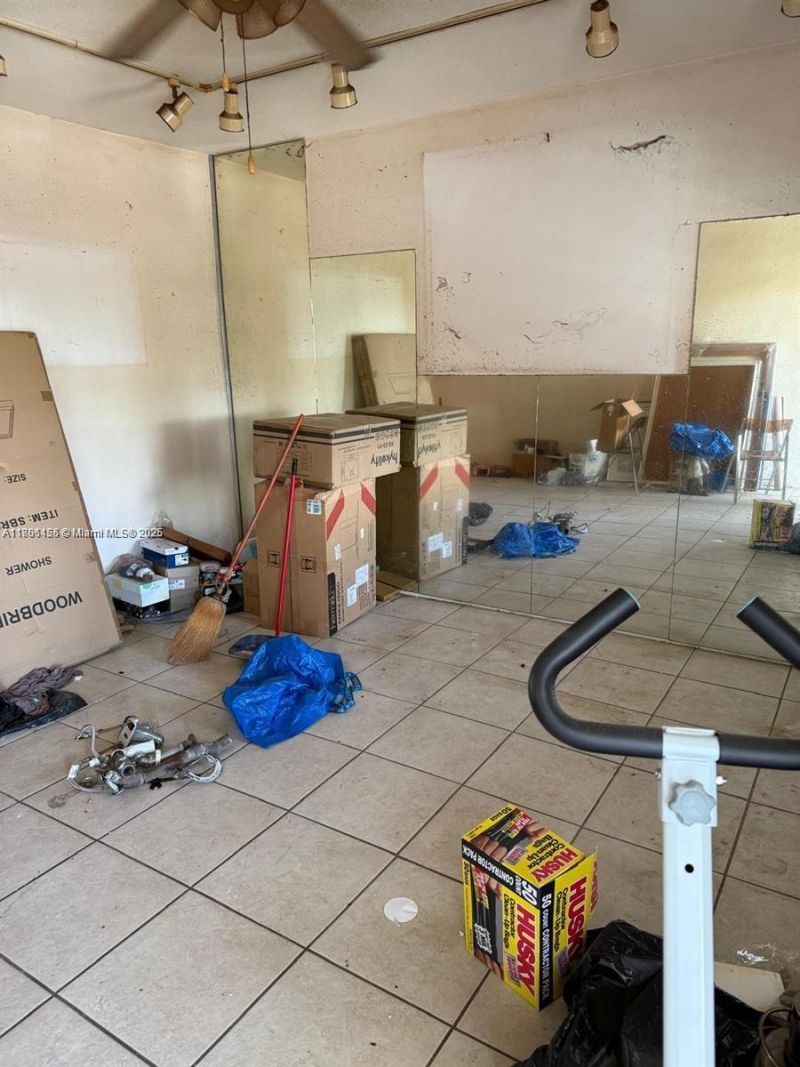 630 Layne Blvd, Unit 219, Hallandale Beach, FL 33009 Photo