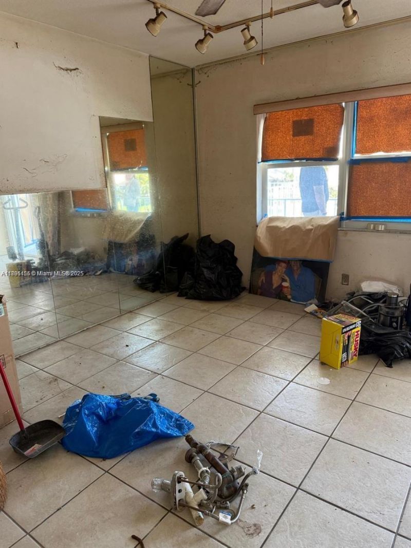 630 Layne Blvd, Unit 219, Hallandale Beach, FL 33009 Photo