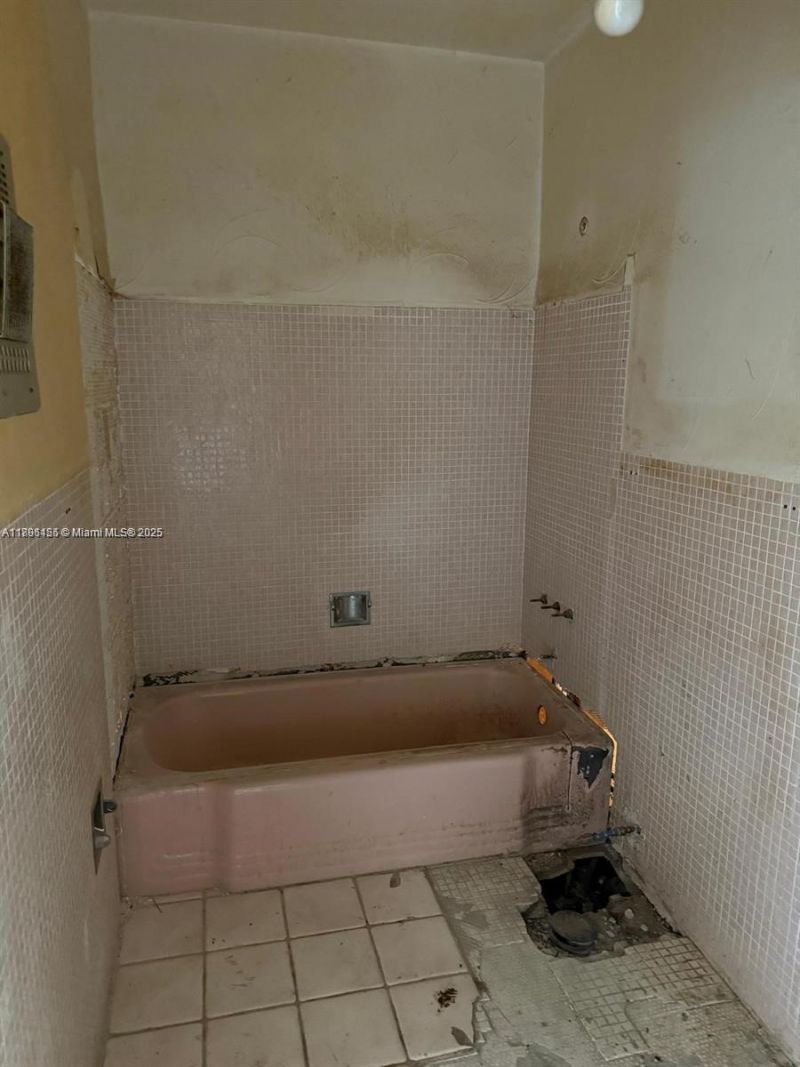 630 Layne Blvd, Unit 219, Hallandale Beach, FL 33009 Photo