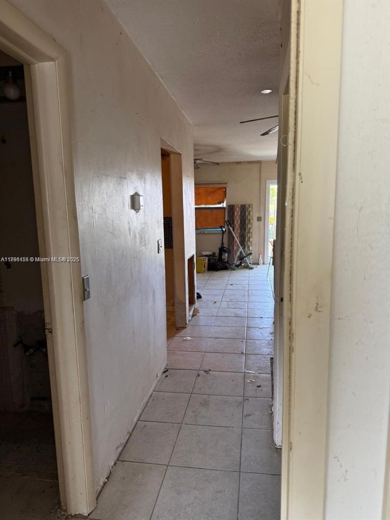 630 Layne Blvd, Unit 219, Hallandale Beach, FL 33009 Photo