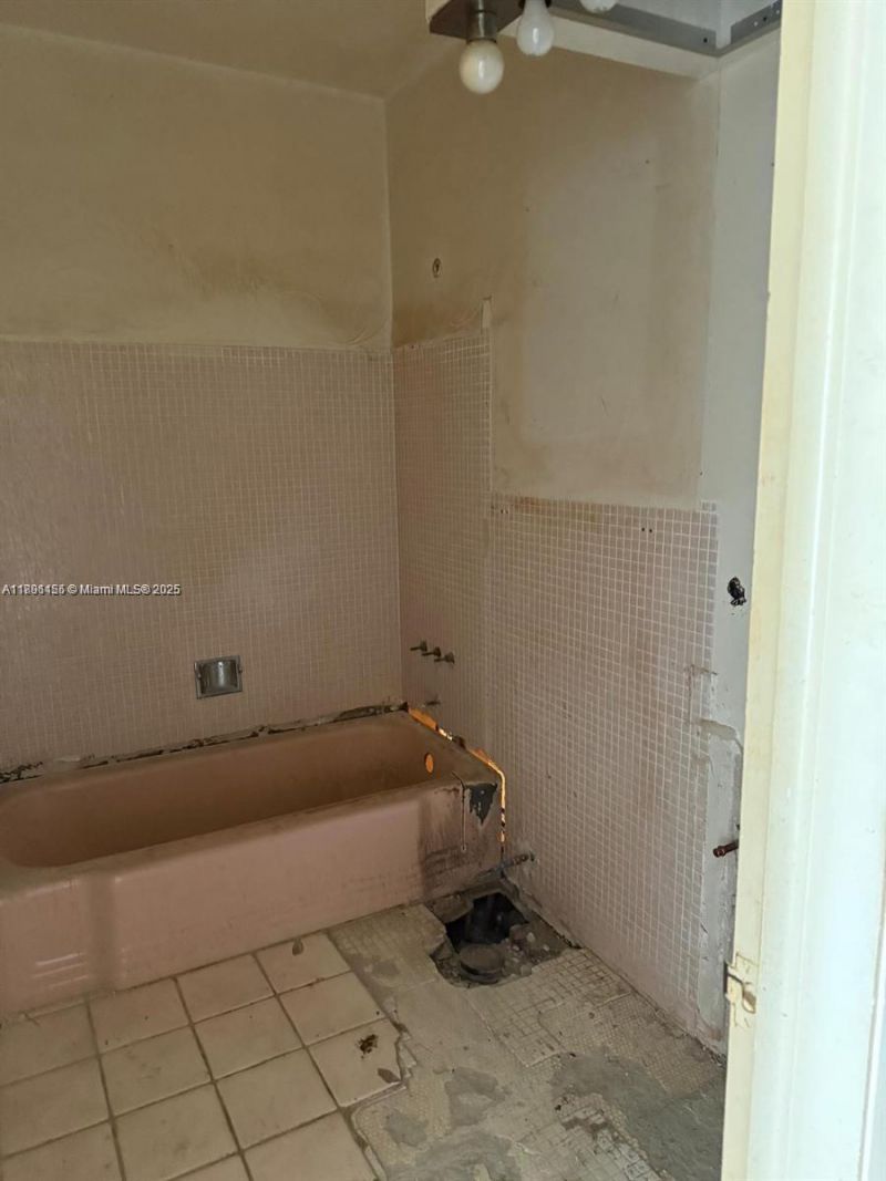 630 Layne Blvd, Unit 219, Hallandale Beach, FL 33009 Photo