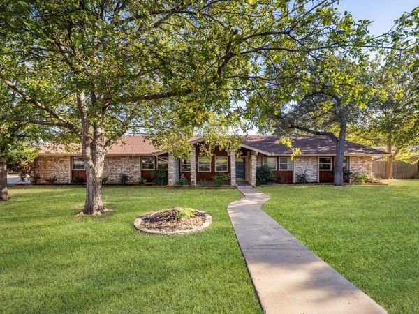 806 Country Club RD, Georgetown, TX 78628