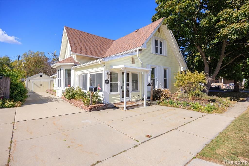 206 S 4th Street, Saint Clair, MI 48079 Main Photo