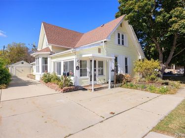 206 S 4th Street, St. Clair, MI 48079