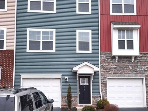 704 ADMIRALS QUAY DRIVE, MECHANICSBURG, PA 17050