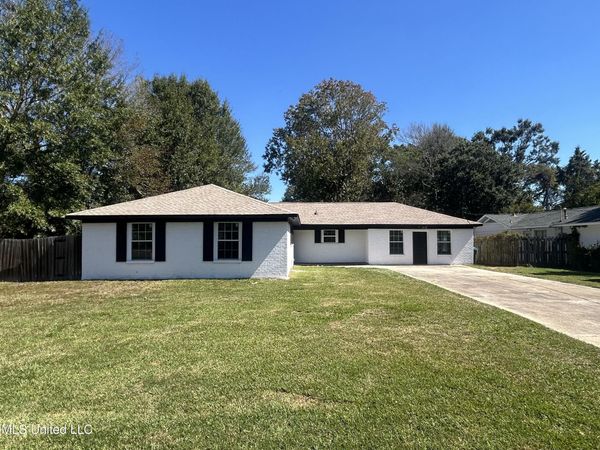 1816 Seacliffe Drive, Gautier, MS 39553