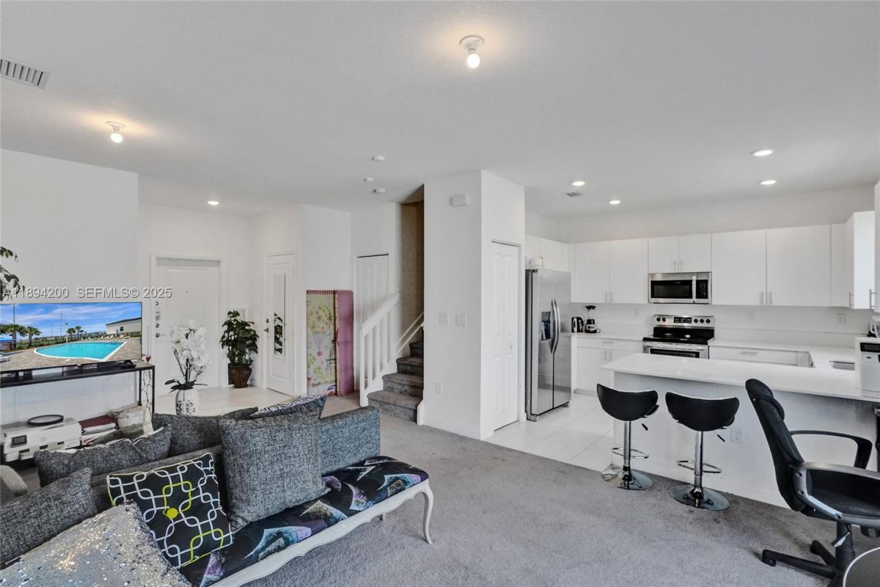 411 NW 204th St, Miami Gardens, FL 33169 Photo