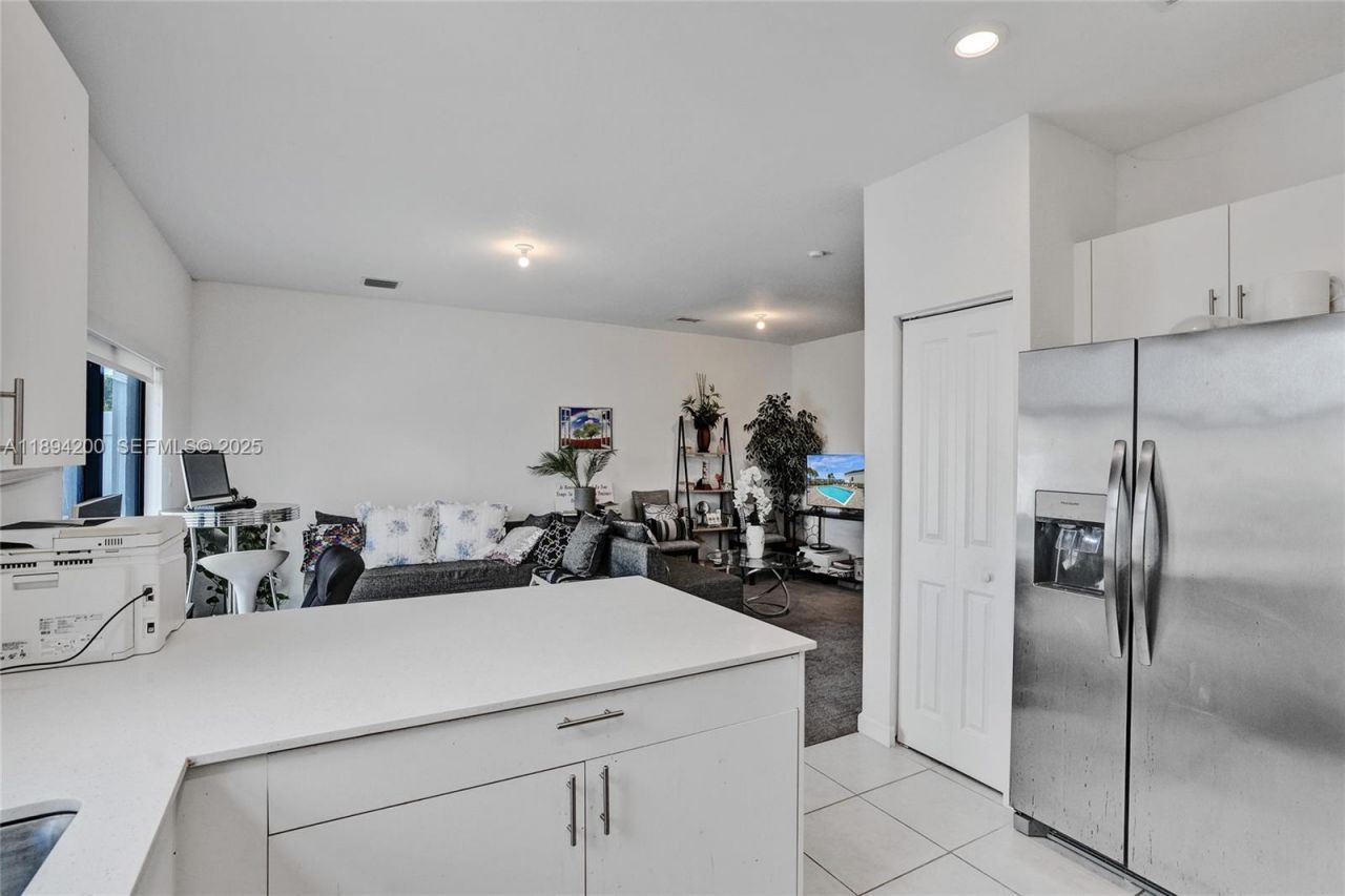 411 NW 204th St, Miami Gardens, FL 33169 Photo