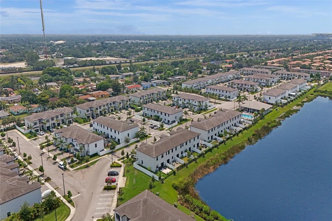 411 NW 204th St, Miami Gardens, FL 33169 Photo