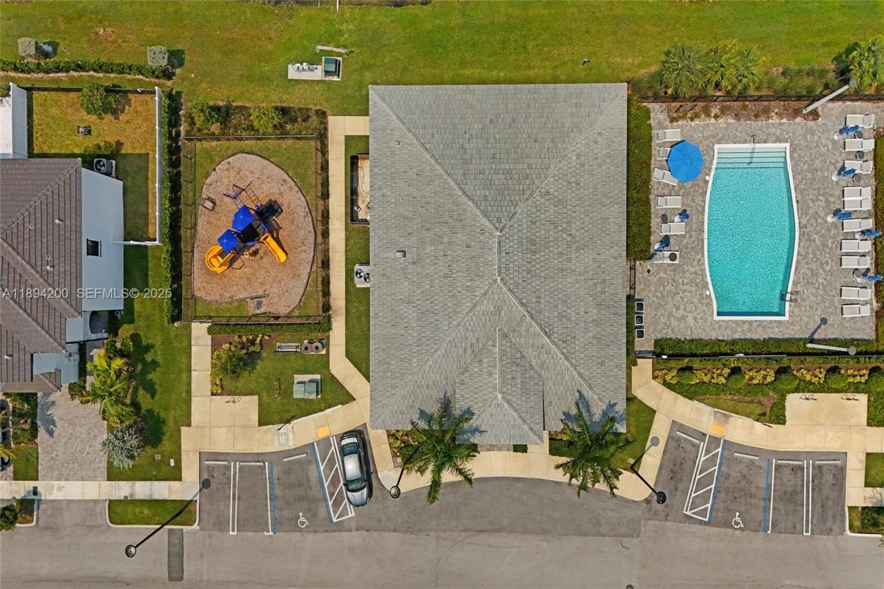 411 NW 204th St, Miami Gardens, FL 33169 Photo