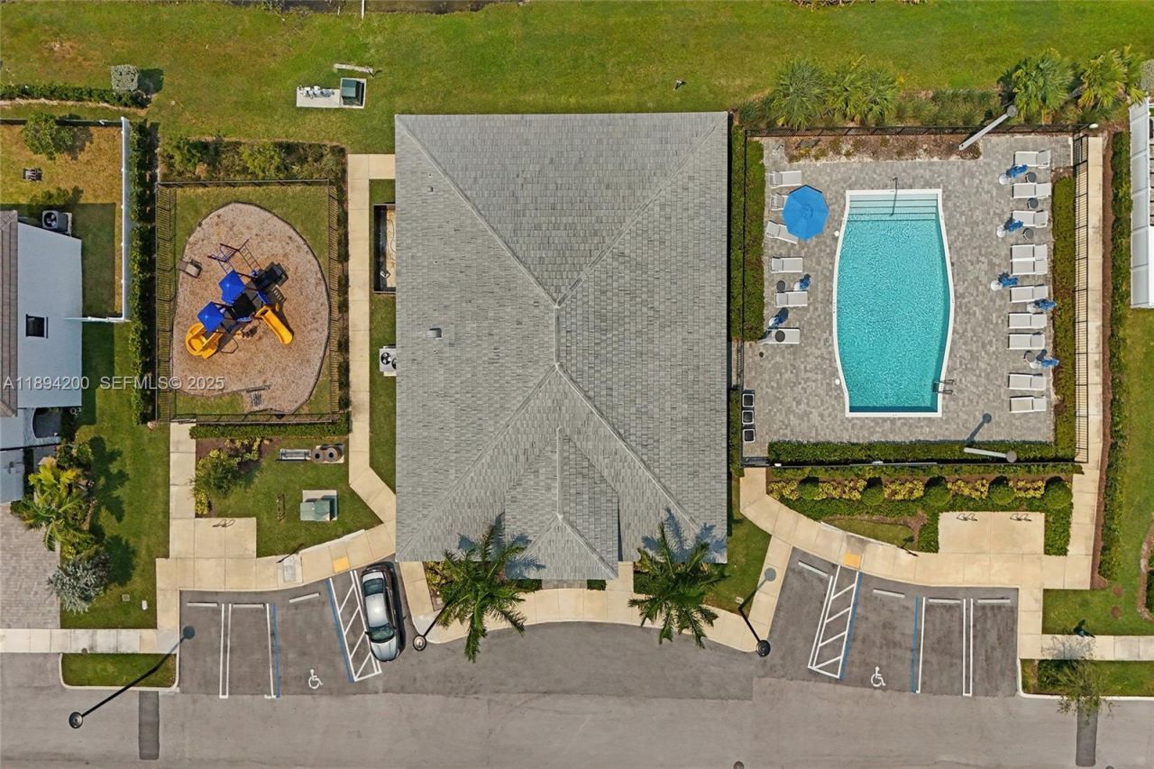 411 NW 204th St, Miami Gardens, FL 33169 Photo