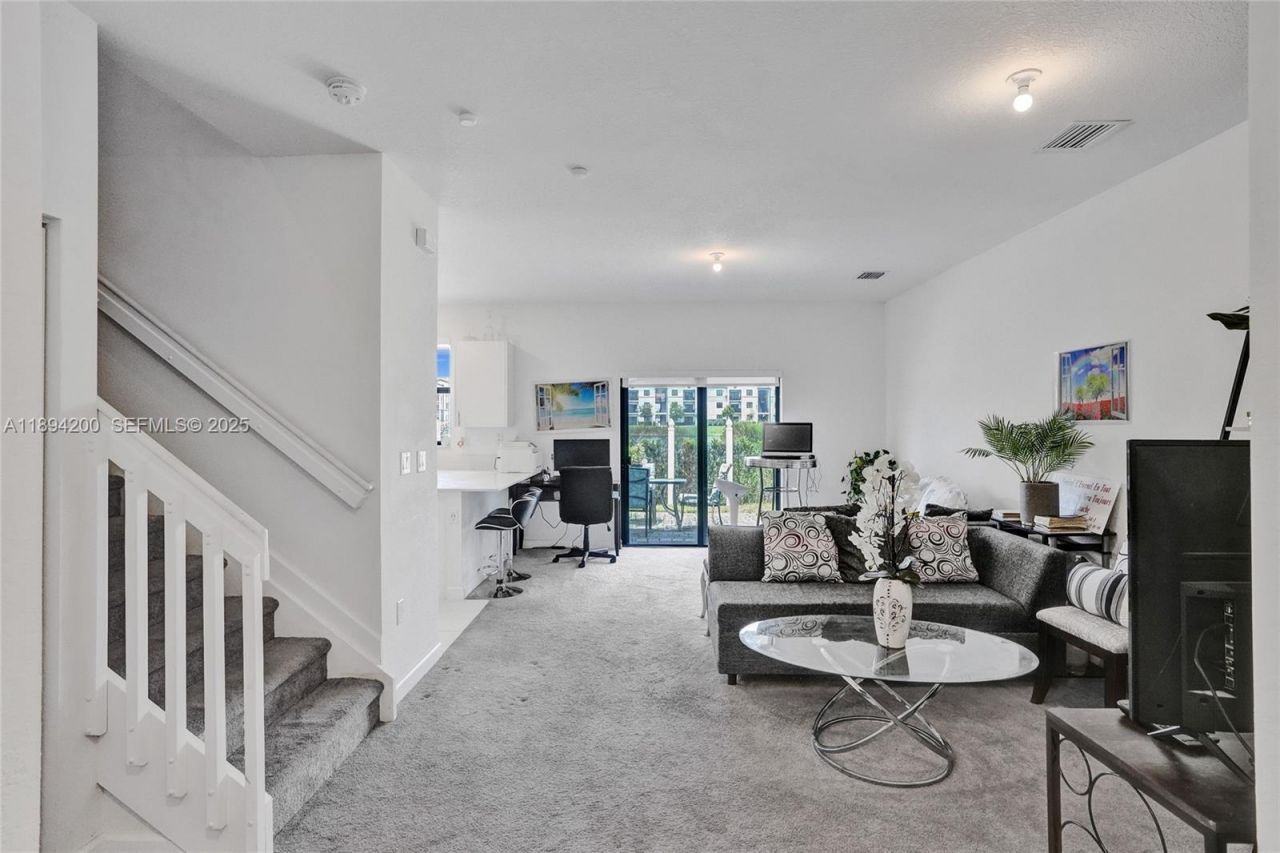 411 NW 204th St, Miami Gardens, FL 33169 Photo