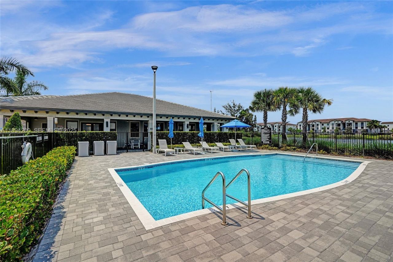 411 NW 204th St, Miami Gardens, FL 33169 Photo