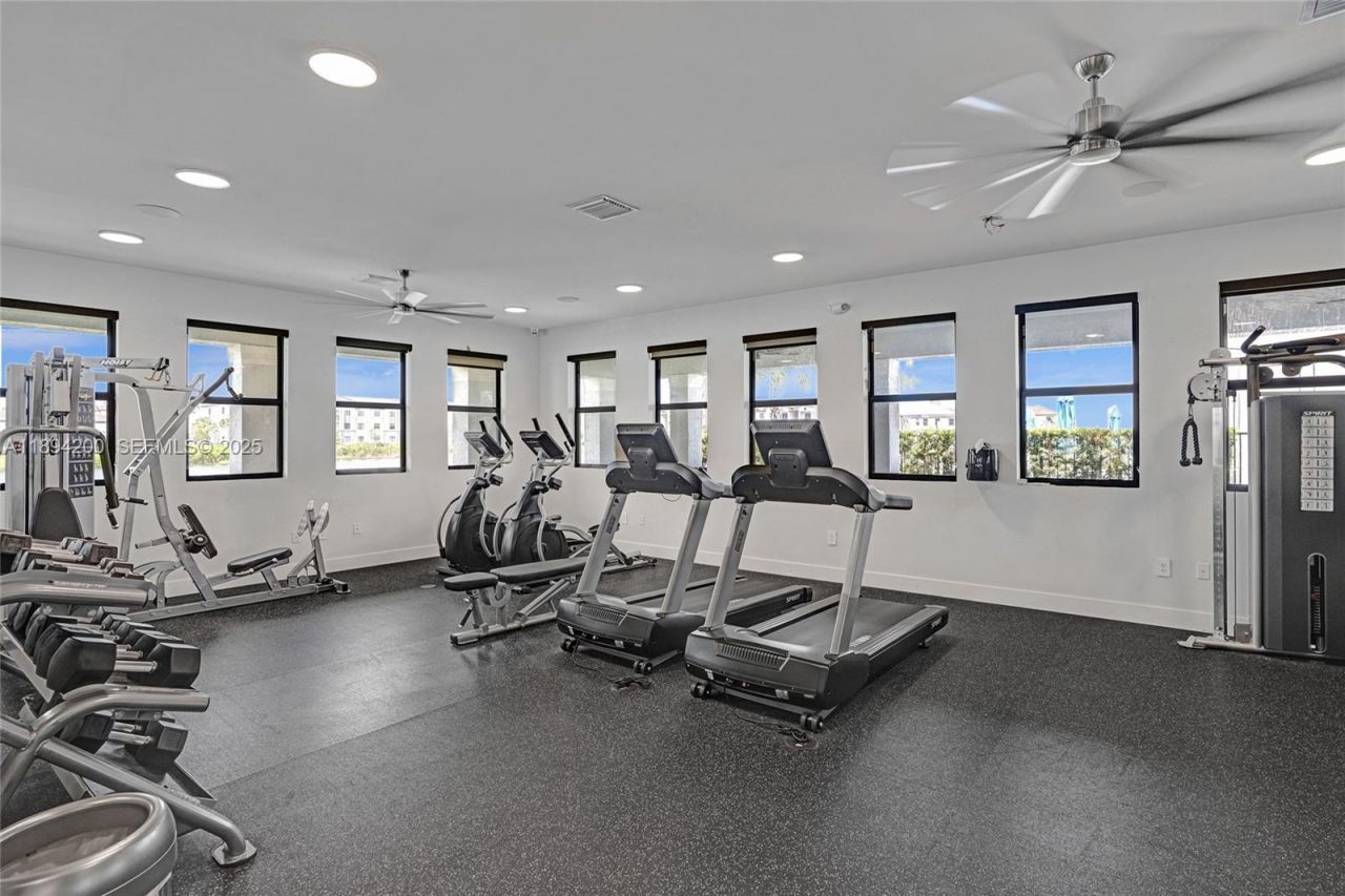 411 NW 204th St, Miami Gardens, FL 33169 Photo