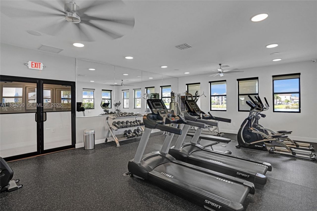 411 NW 204th St, Miami Gardens, FL 33169 Photo