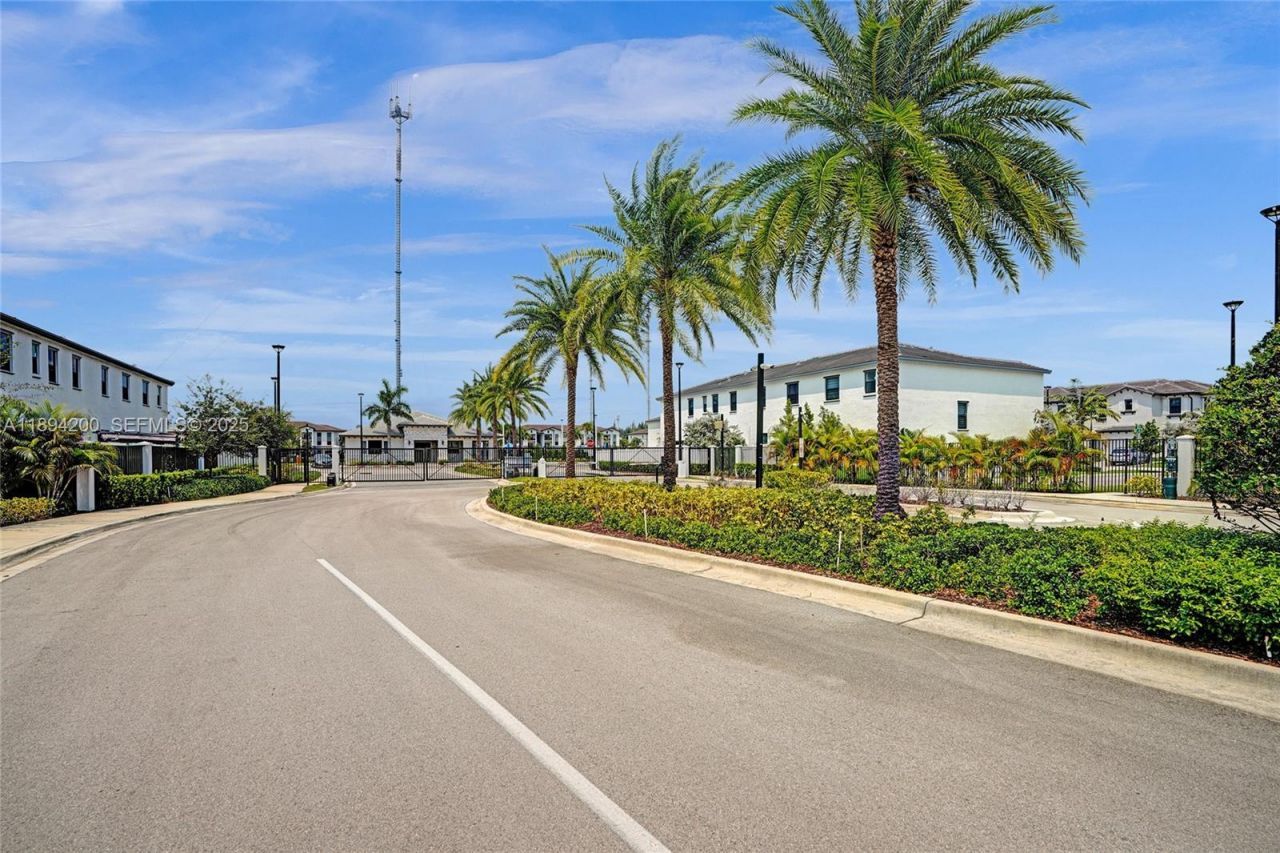 411 NW 204th St, Miami Gardens, FL 33169 Photo