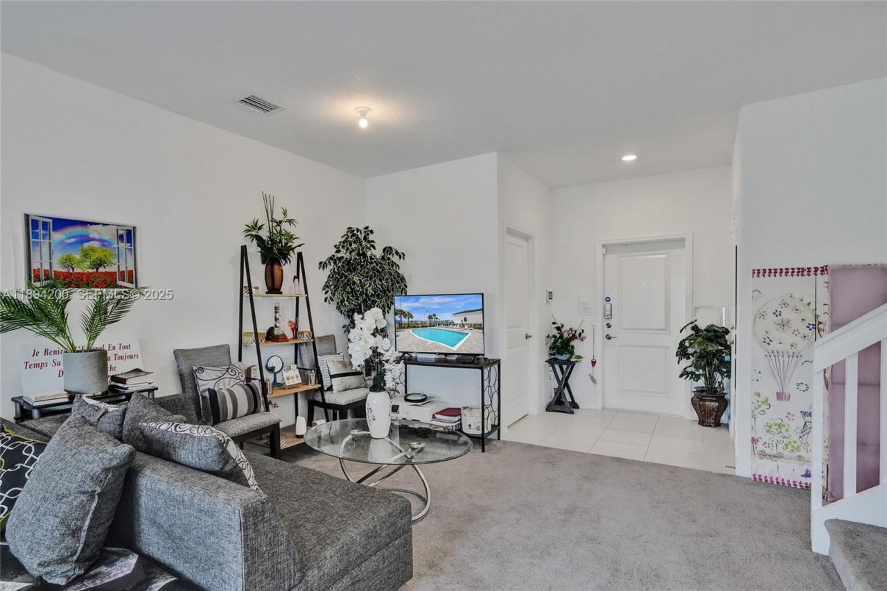 411 NW 204th St, Miami Gardens, FL 33169 Photo