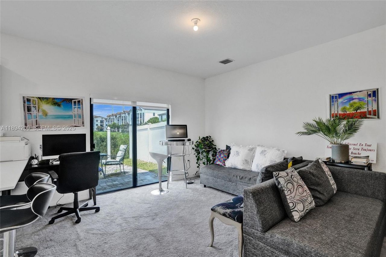 411 NW 204th St, Miami Gardens, FL 33169 Photo