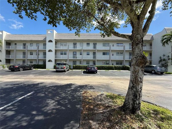 8450 Sunrise Lakes Blvd, Unit 111, Sunrise, FL 33322
