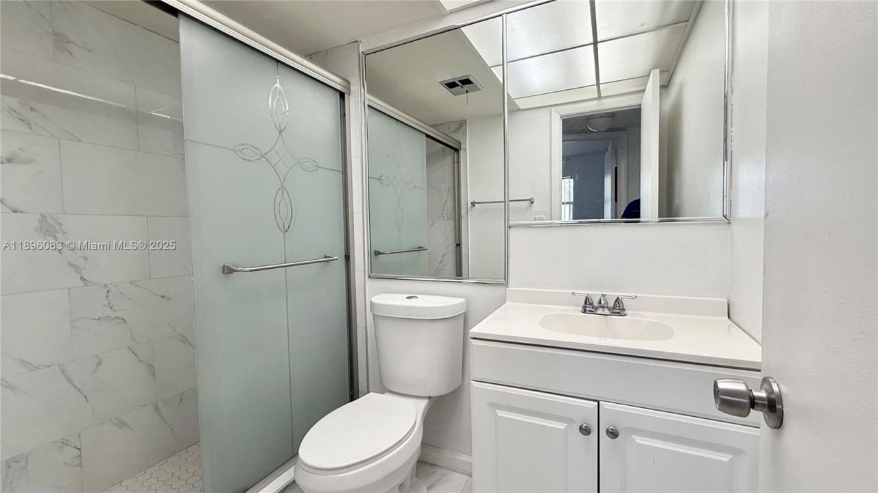 8450 Sunrise Lakes Blvd, Unit 111, Sunrise, FL 33322 Photo