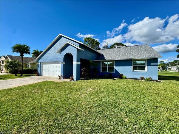 11761 Forest Mere DR, BONITA SPRINGS, FL 34135