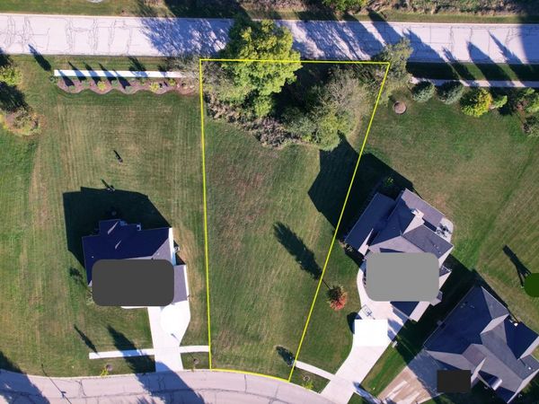 693 Greenfield Road, Sugar Grove, IL 60554