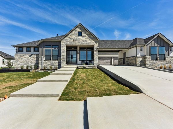 1400 Paxton LN, Florence, TX 76527