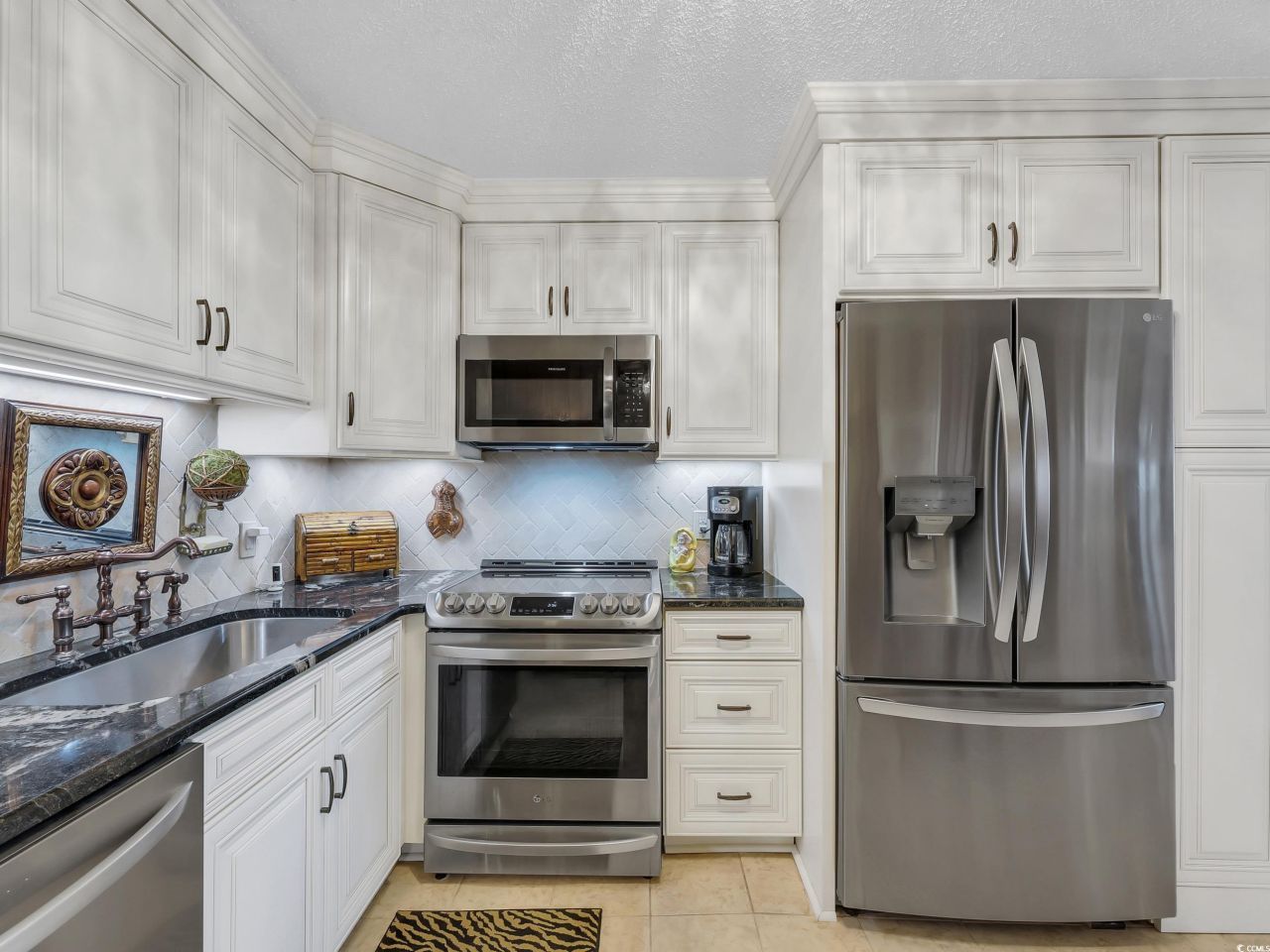 9670 Shore Dr. Photo 6