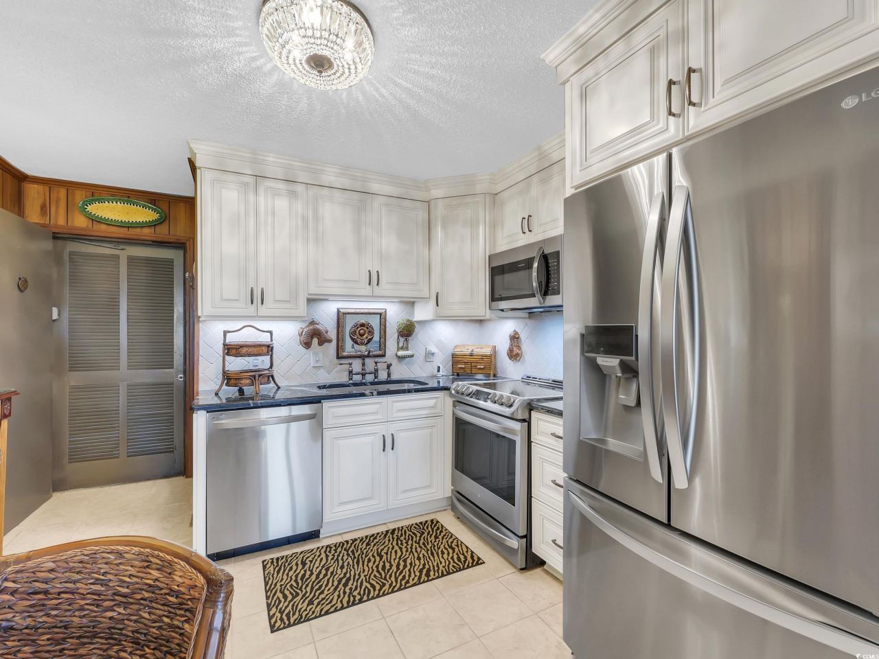 9670 Shore Dr. Photo 7