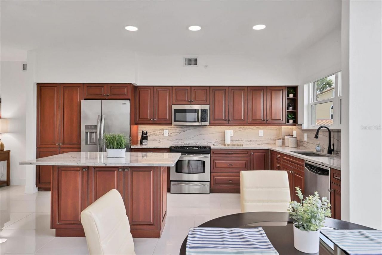 5408 Eagles Point Circle, Unit 102, Sarasota, FL 34231 Photo