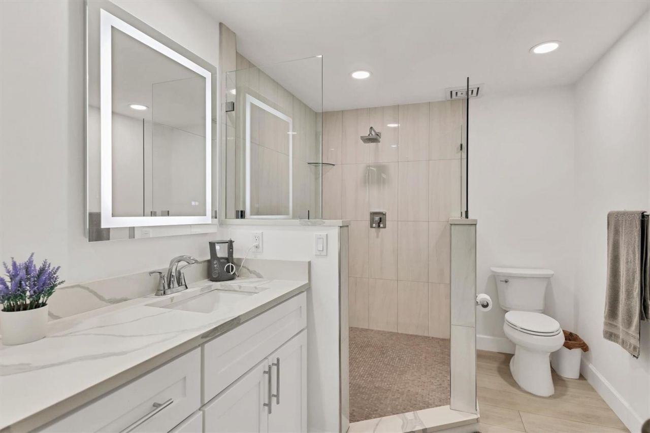 5408 Eagles Point Circle, Unit 102, Sarasota, FL 34231 Photo