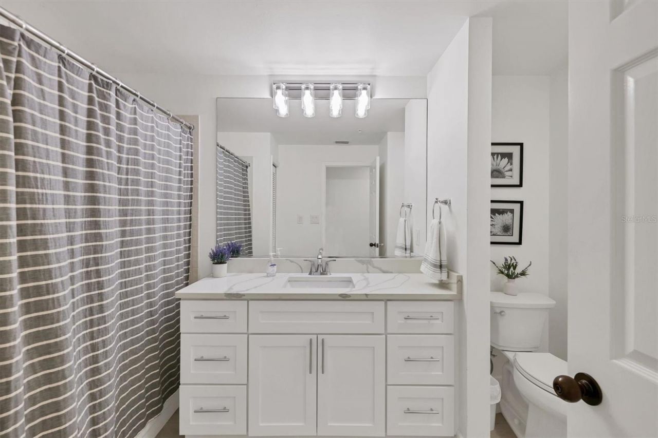 5408 Eagles Point Circle, Unit 102, Sarasota, FL 34231 Photo
