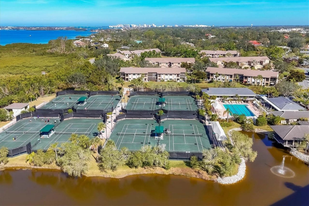 5408 Eagles Point Circle, Unit 102, Sarasota, FL 34231 Photo