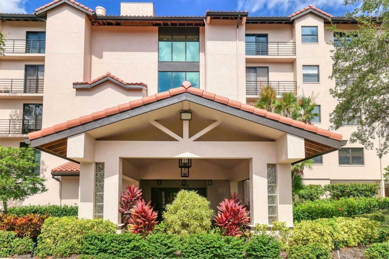5408 Eagles Point Circle, Unit 102, Sarasota, FL 34231 Photo
