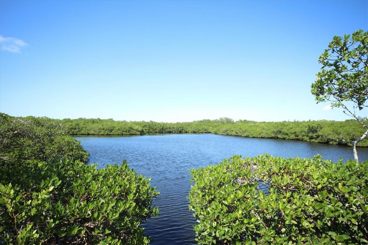 5408 Eagles Point Circle, Unit 102, Sarasota, FL 34231 Photo