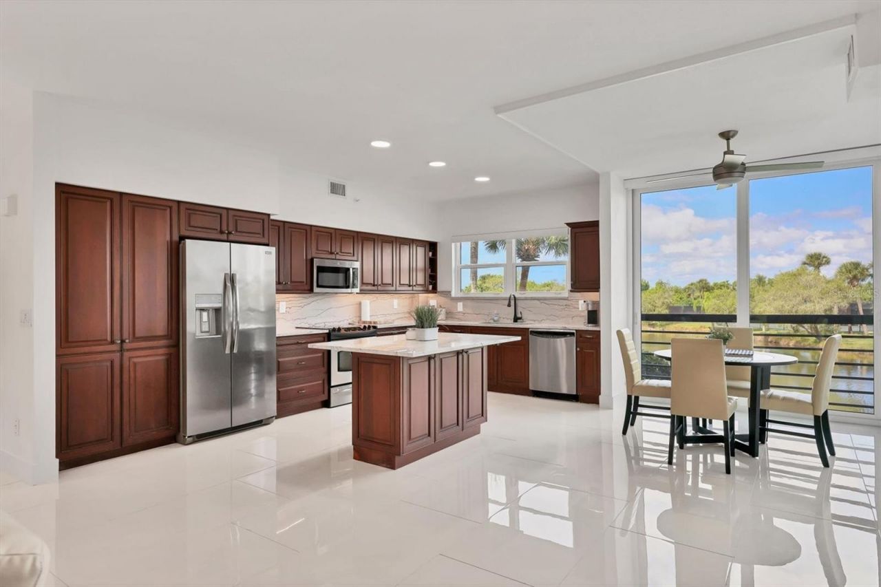 5408 Eagles Point Circle, Unit 102, Sarasota, FL 34231 Photo