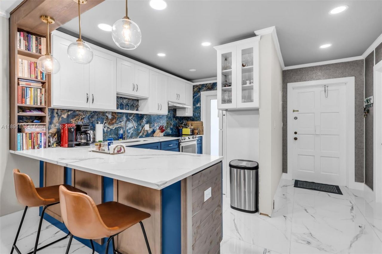 1000 Hillcrest Ct, Unit 207, Hollywood, FL 33021 Photo