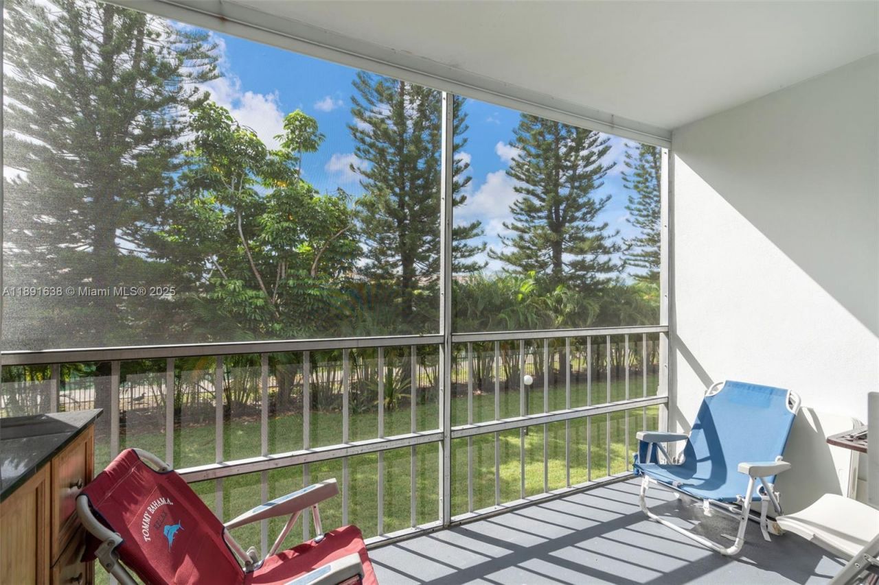 1000 Hillcrest Ct, Unit 207, Hollywood, FL 33021 Photo