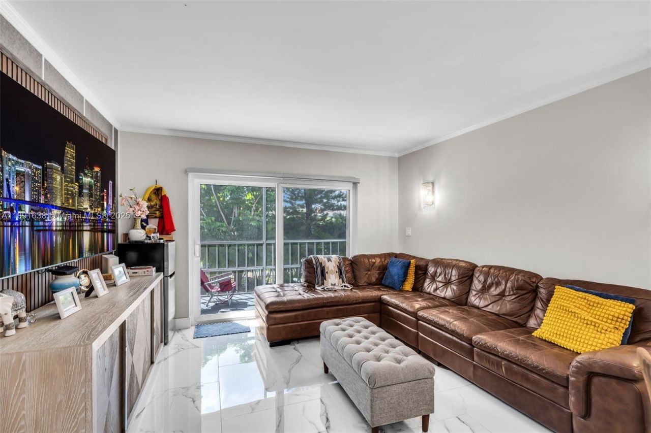 1000 Hillcrest Ct, Unit 207, Hollywood, FL 33021 Photo