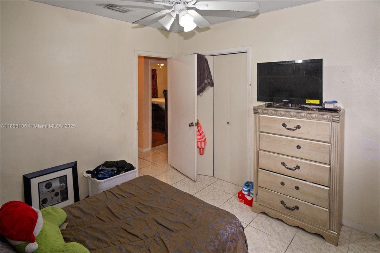 811 NW 196th Ter, Miami Gardens, FL 33169 Photo