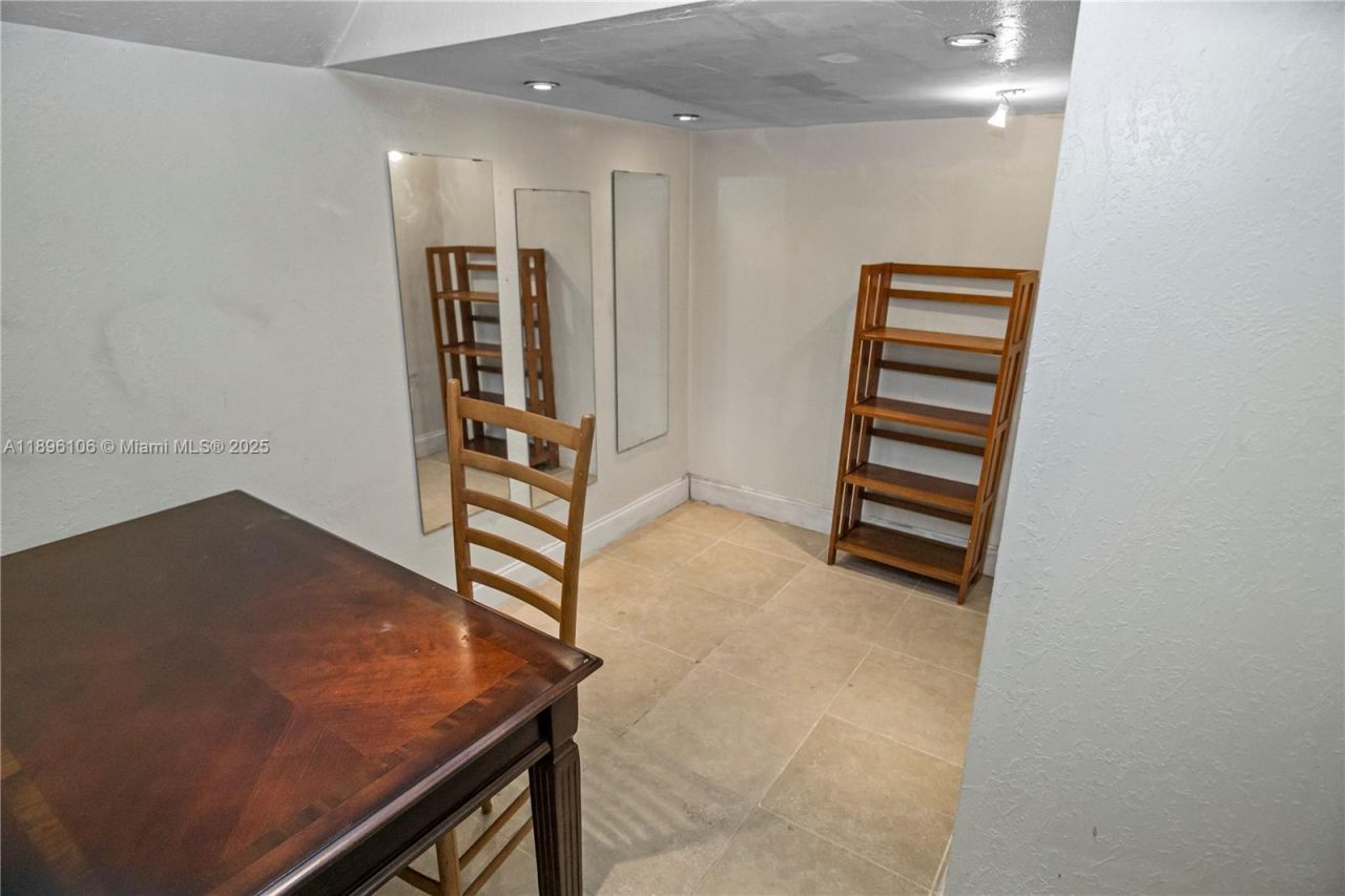 811 NW 196th Ter, Miami Gardens, FL 33169 Photo