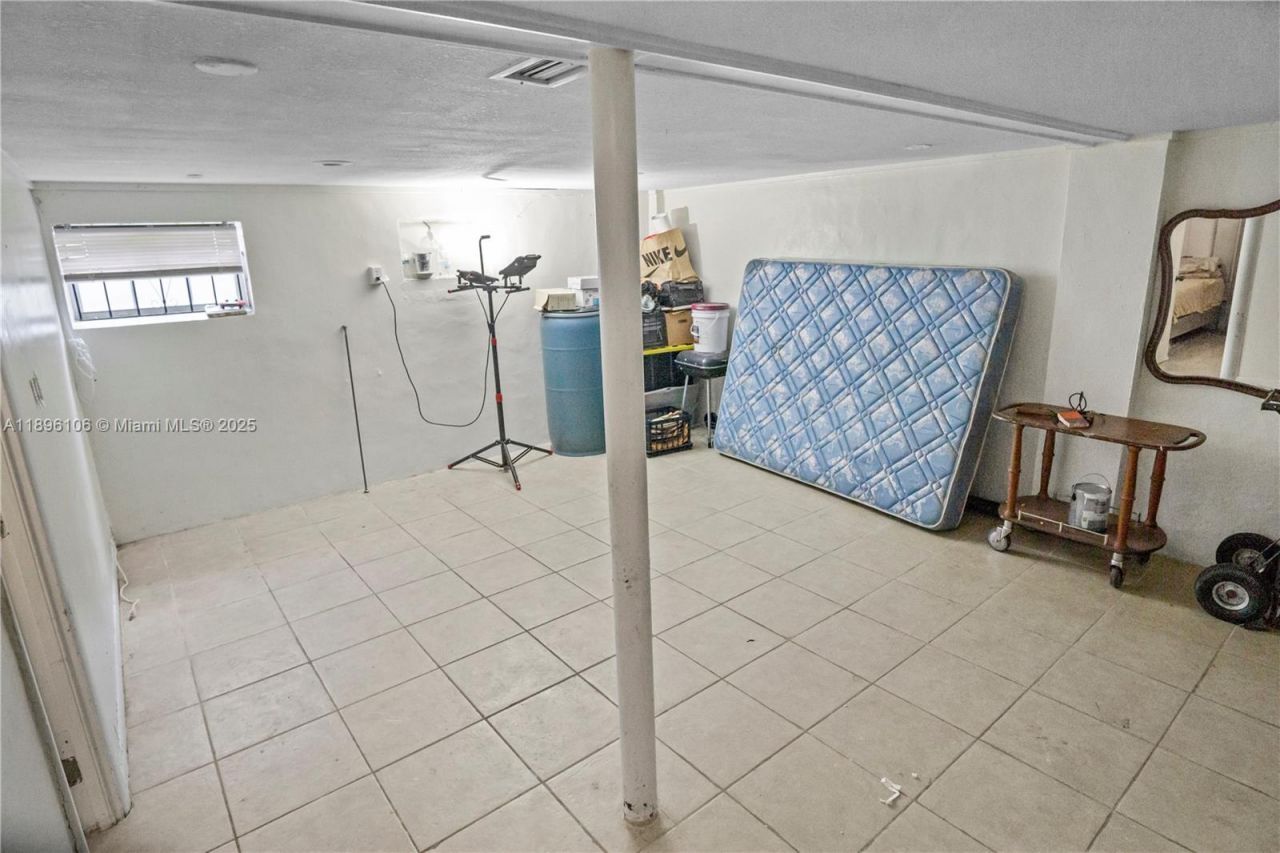 811 NW 196th Ter, Miami Gardens, FL 33169 Photo