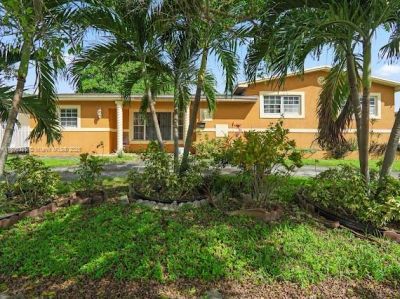 811 NW 196th Ter, Miami Gardens, FL 33169 Photo