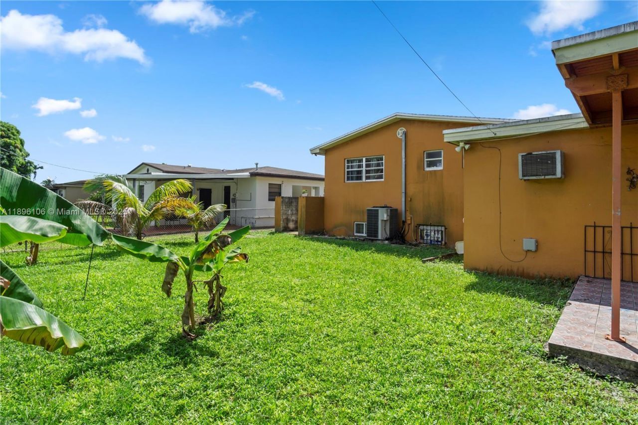 811 NW 196th Ter, Miami Gardens, FL 33169 Photo