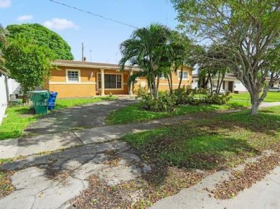 811 NW 196th Ter, Miami Gardens, FL 33169 Photo